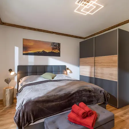Haus Huettenberger Sanja شقة