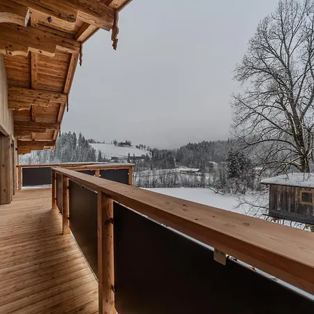 Haus Huettenberger Sanja *
