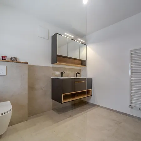 Haus Huettenberger Sanja شقة